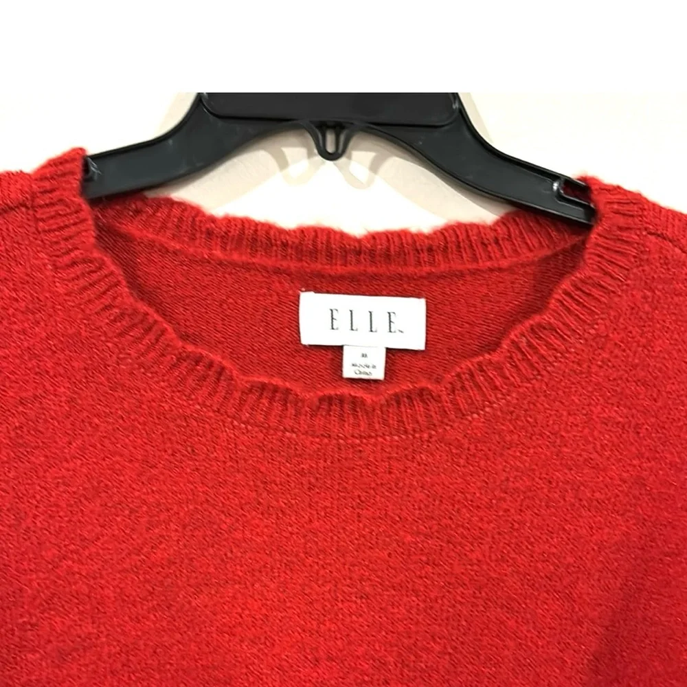 Elle women red